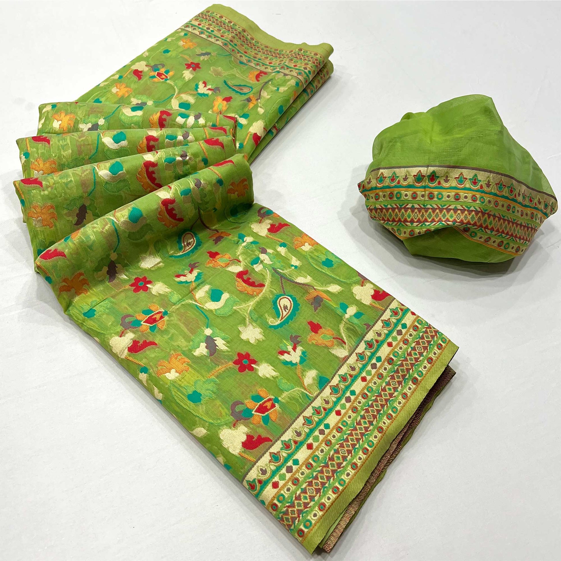 green-floral-woven-cotton-blend-saree-3