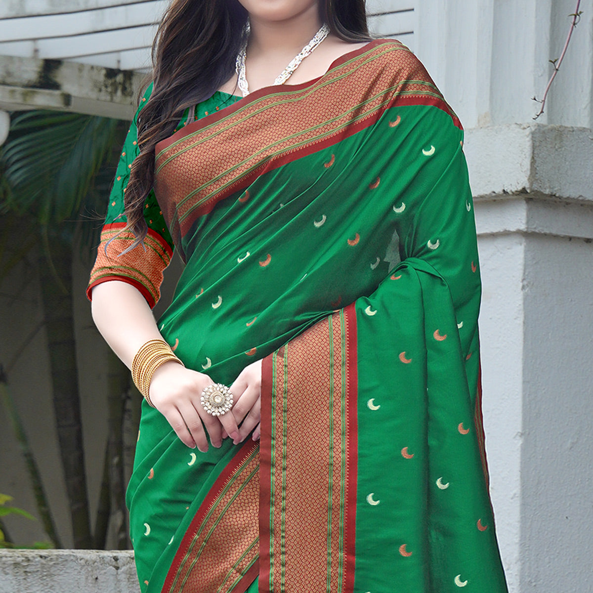 green-woven-paithani-art-silk-saree-4