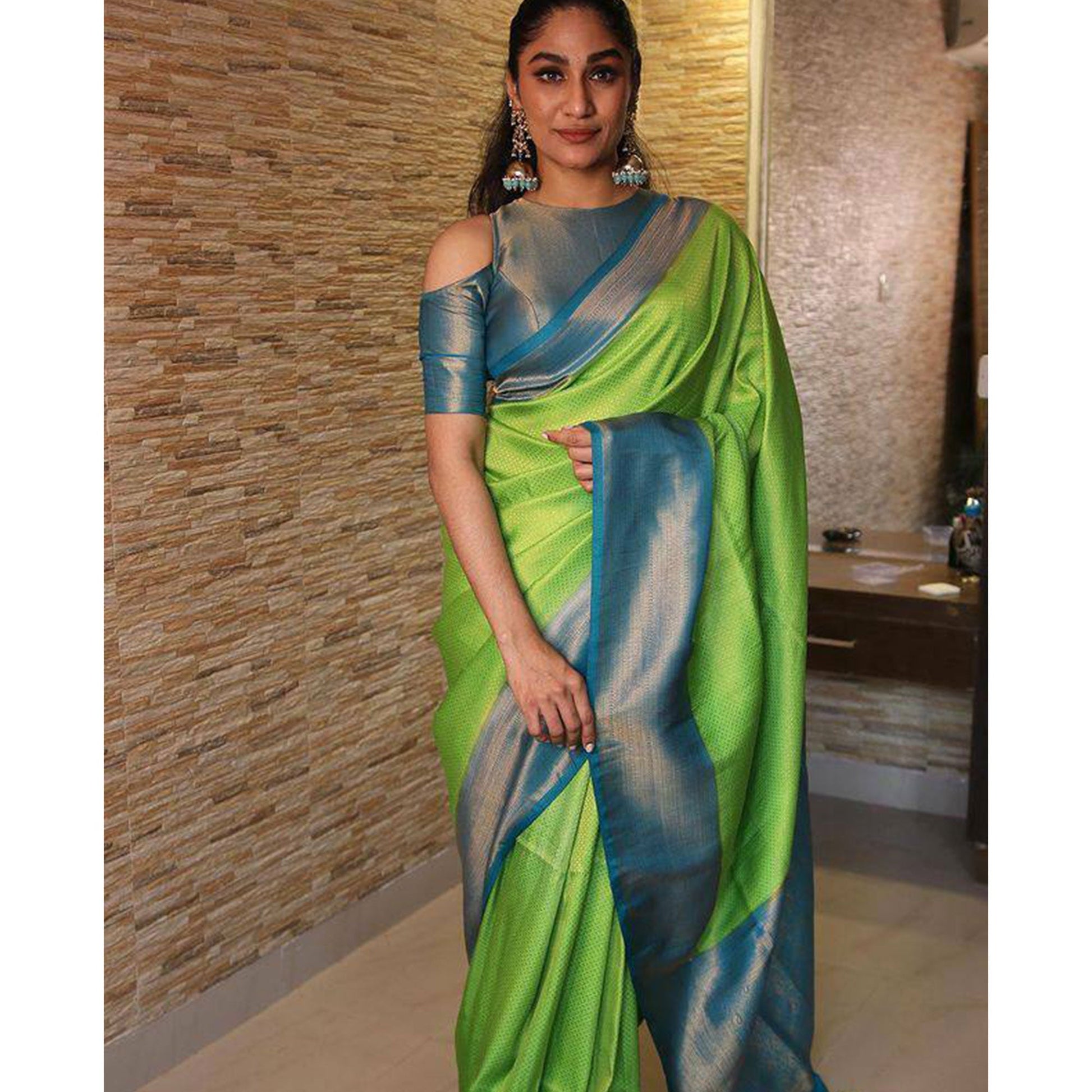 green-woven-banarasi-silk-saree-22