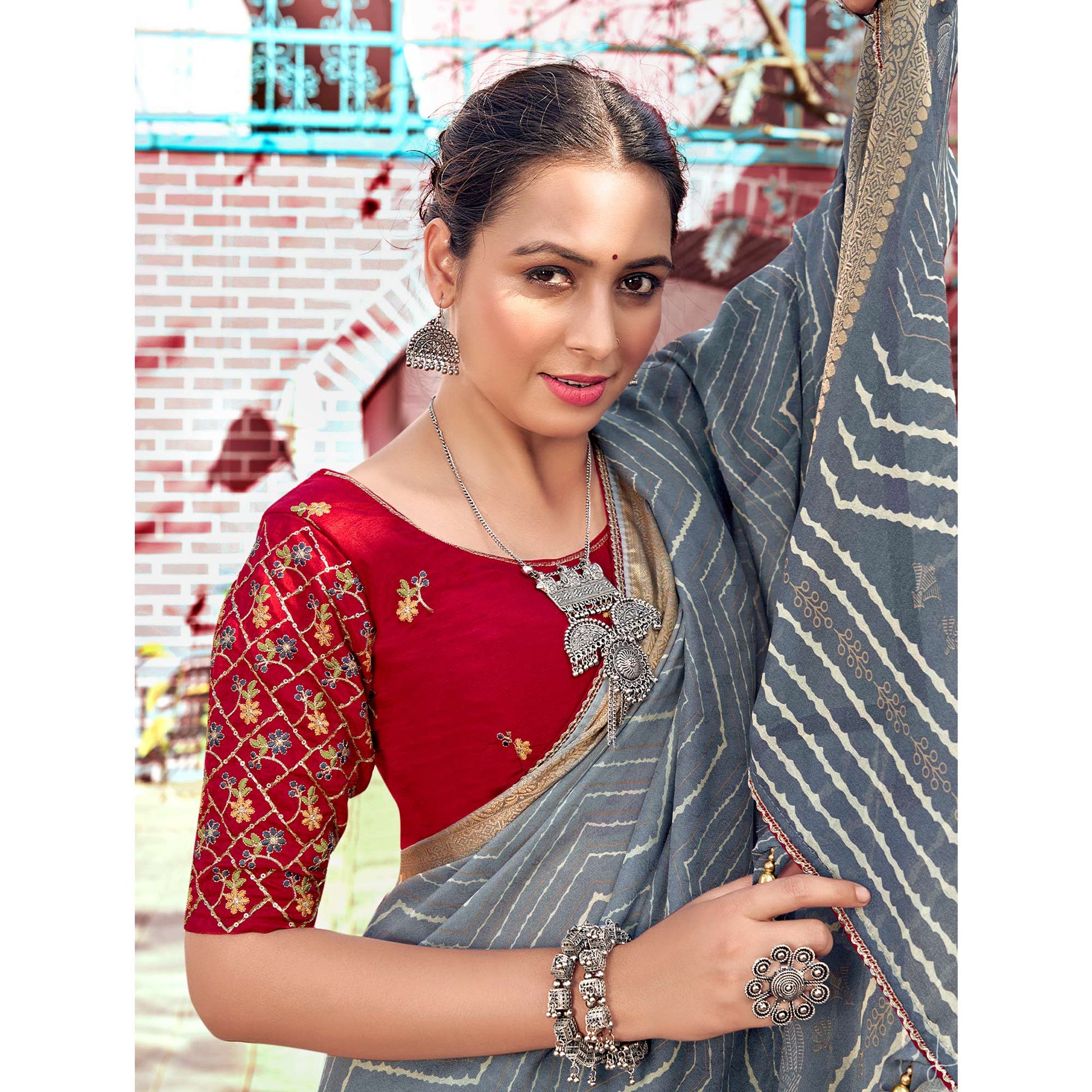 grey-leheriya-printed-georgette-saree-with-jacquard-border