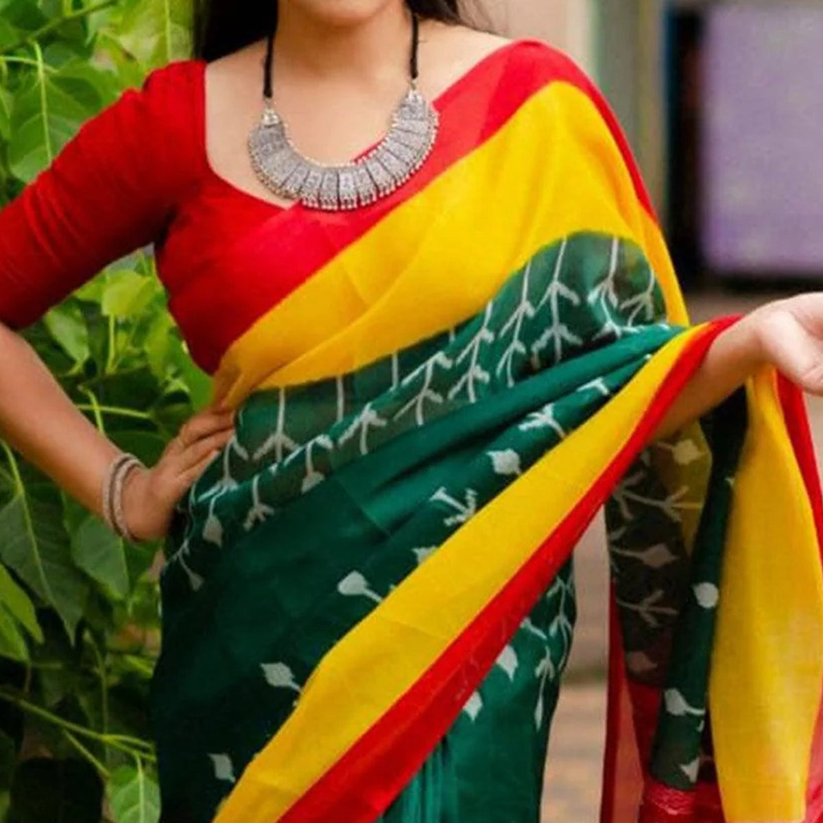 green-digital-printed-linen-saree-with-tassels-1