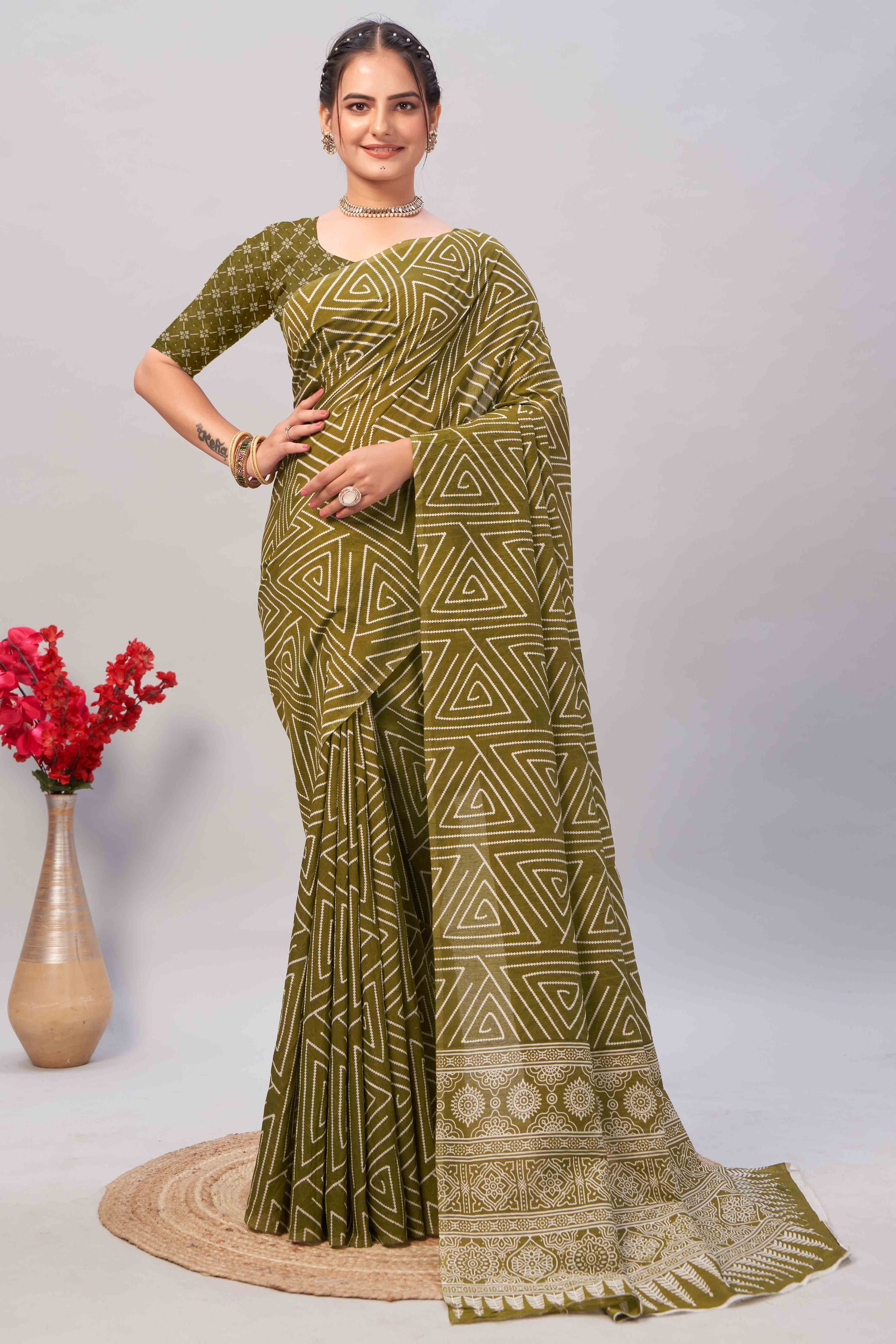 green-ajrakh-printed-cotton-blend-saree-19