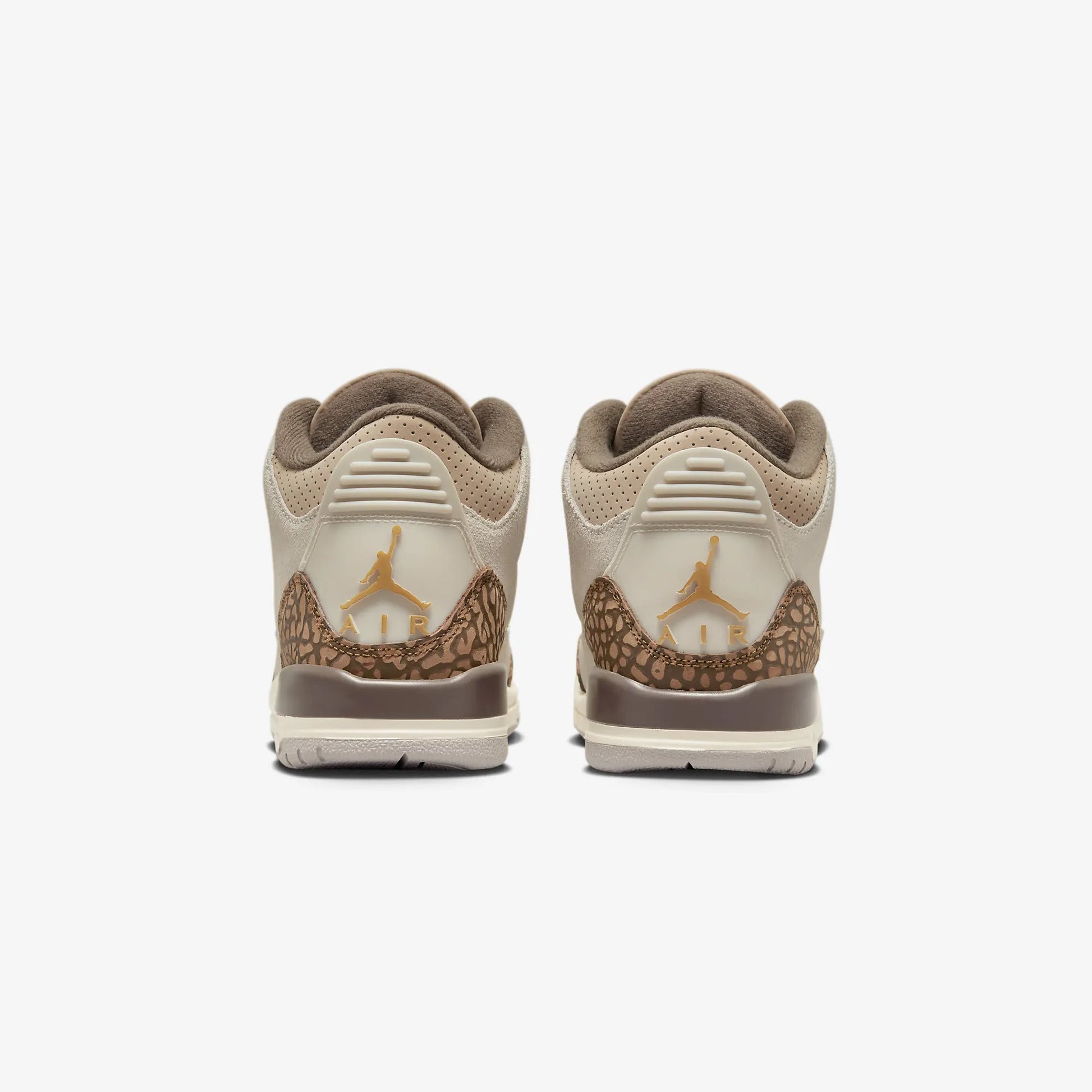 Jordan | AIR JORDAN 3 RETRO  { LT OREWOOD BRN/METALLIC GOLD