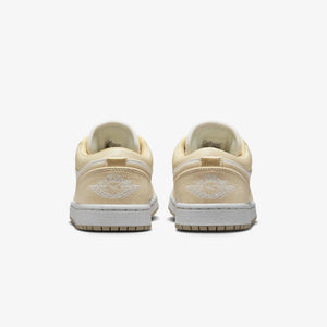 Jordan | AIR JORDAN 1 LOW SE  { TEAM GOLD/SAIL