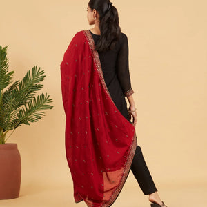 Black Kurta Set With Contrast Red Dupatta