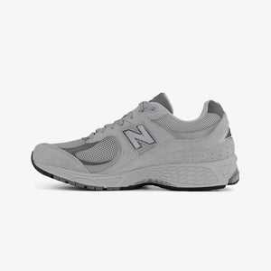 New Balance | 2002R  { GREY