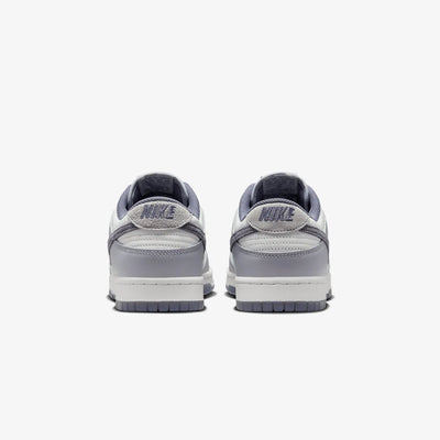 Nike | DUNK LOW RETRO SE  { WHITE/LIGHT CARBON-PLATINUM TINT