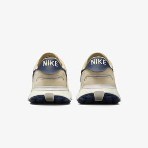 Nike | PHOENIX WAFFLE  { LT OREWOOD BRN/MIDNIGHT NAVY-TEAM GOLD