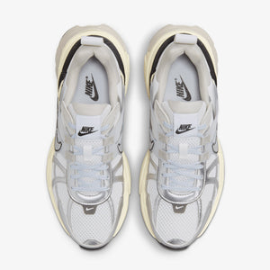 NIKE | V2K RUN { SUMMIT WHITE/METALLIC SILVER