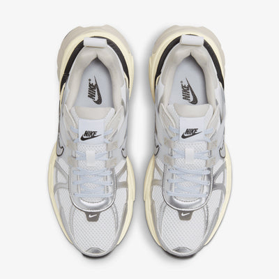 NIKE | V2K RUN { SUMMIT WHITE/METALLIC SILVER
