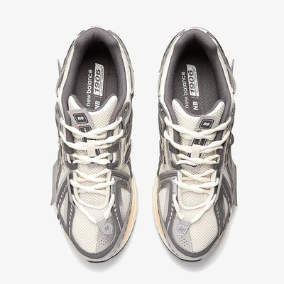 New Balance | 1906 { SILVER METALLIC