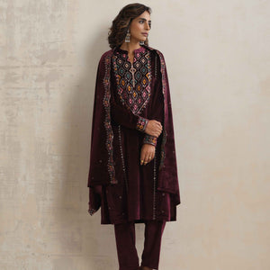 trueBrowns Purple Velvet Geometric Embroidered Kurta Pant Dupatta Set