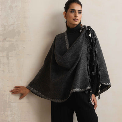 trueBrowns Black Tassel Woollen Stole