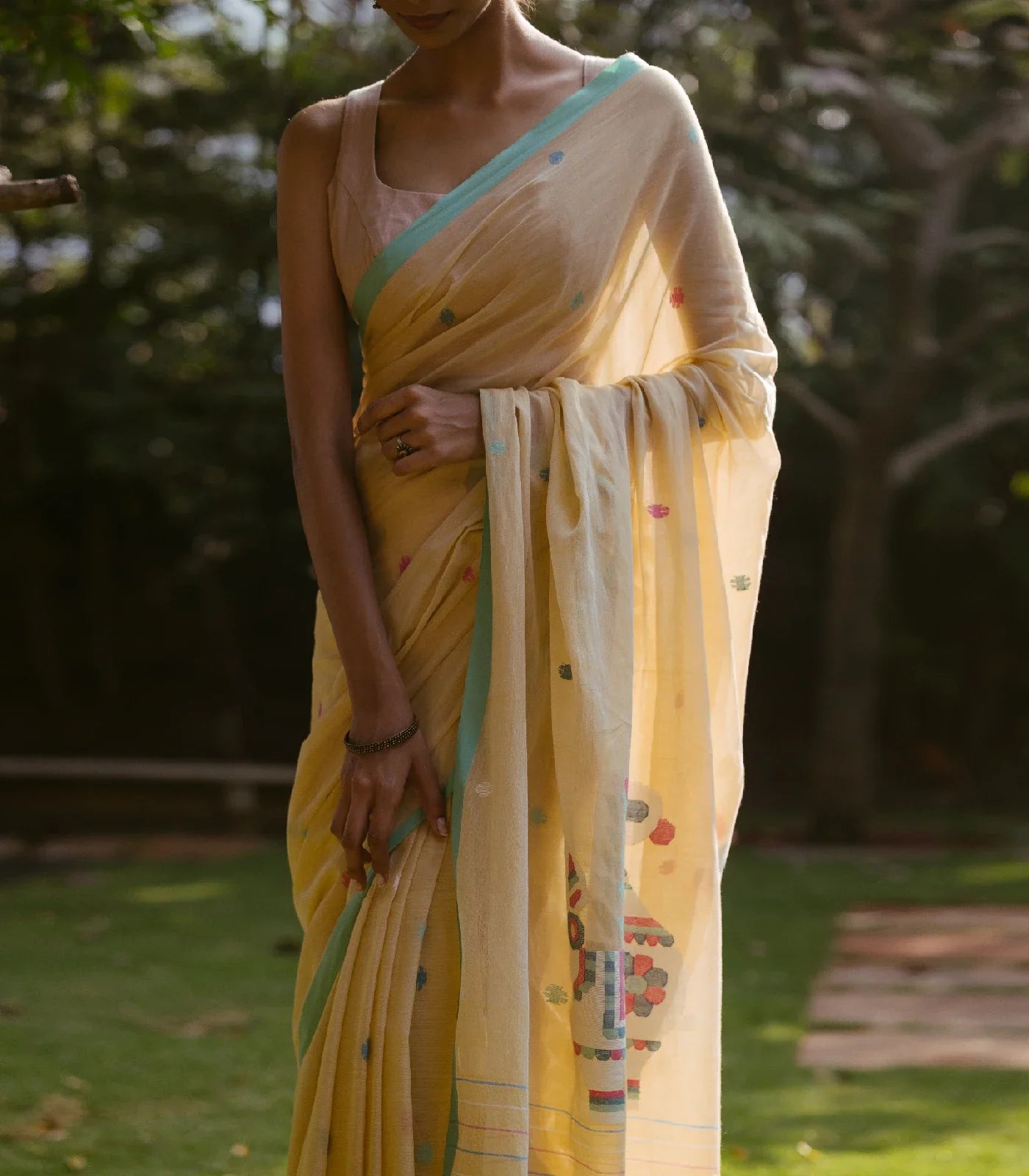 Sandal Handloom Bengal Cotton Saree With Jamdnai Llama Motifs in the Pallu