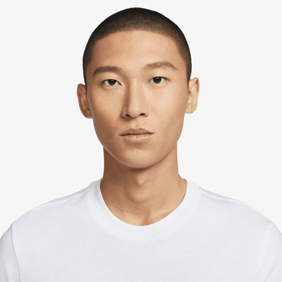 NIKE | SPORTSWEAR { WHITE