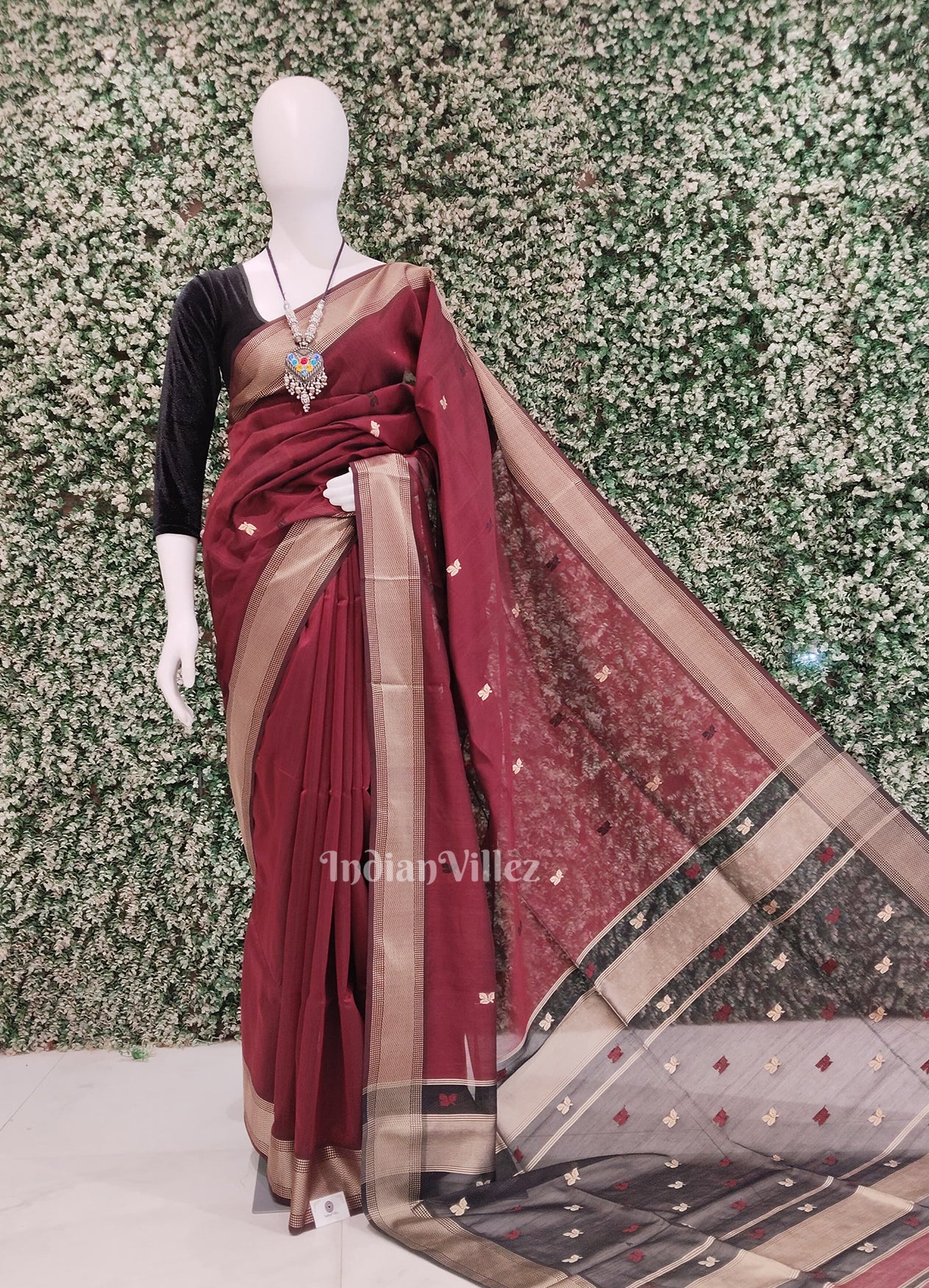 Maroon Black Pure Silk Cotton Maheshwari Saree with Zari Border