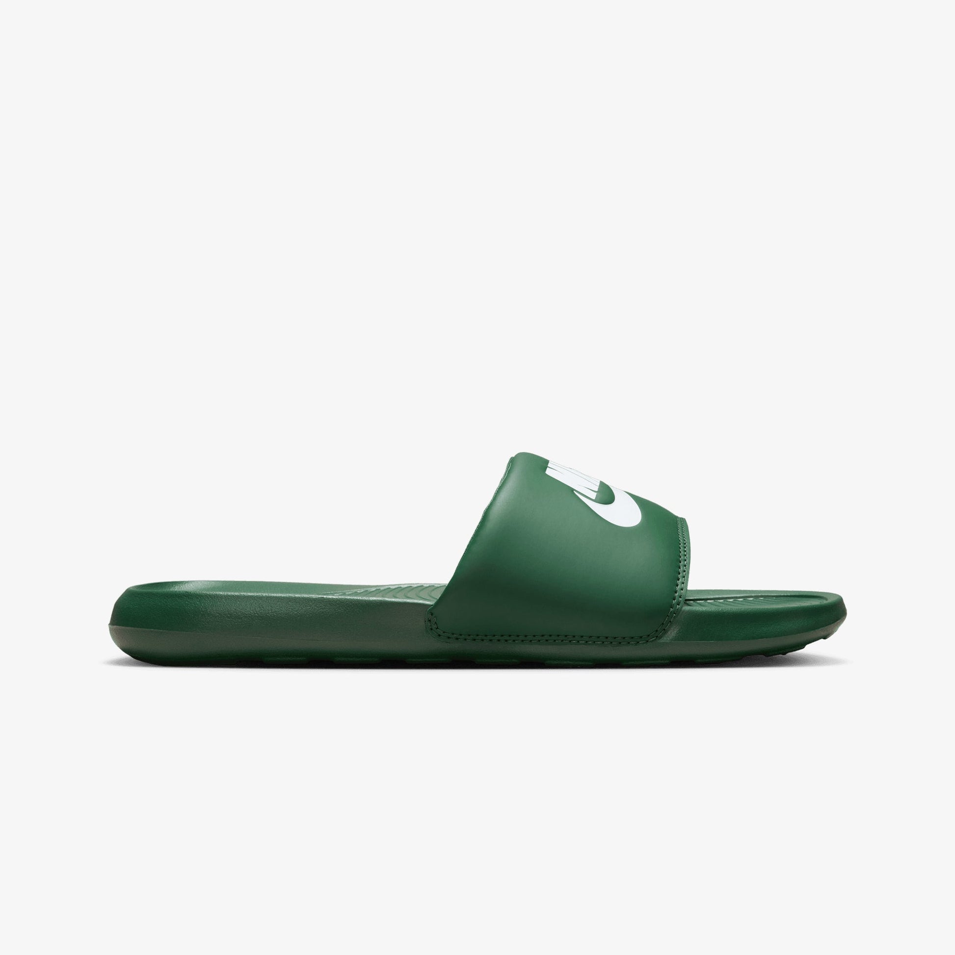 NIKE | VICTORI ONE { FIR/WHITE-FIR