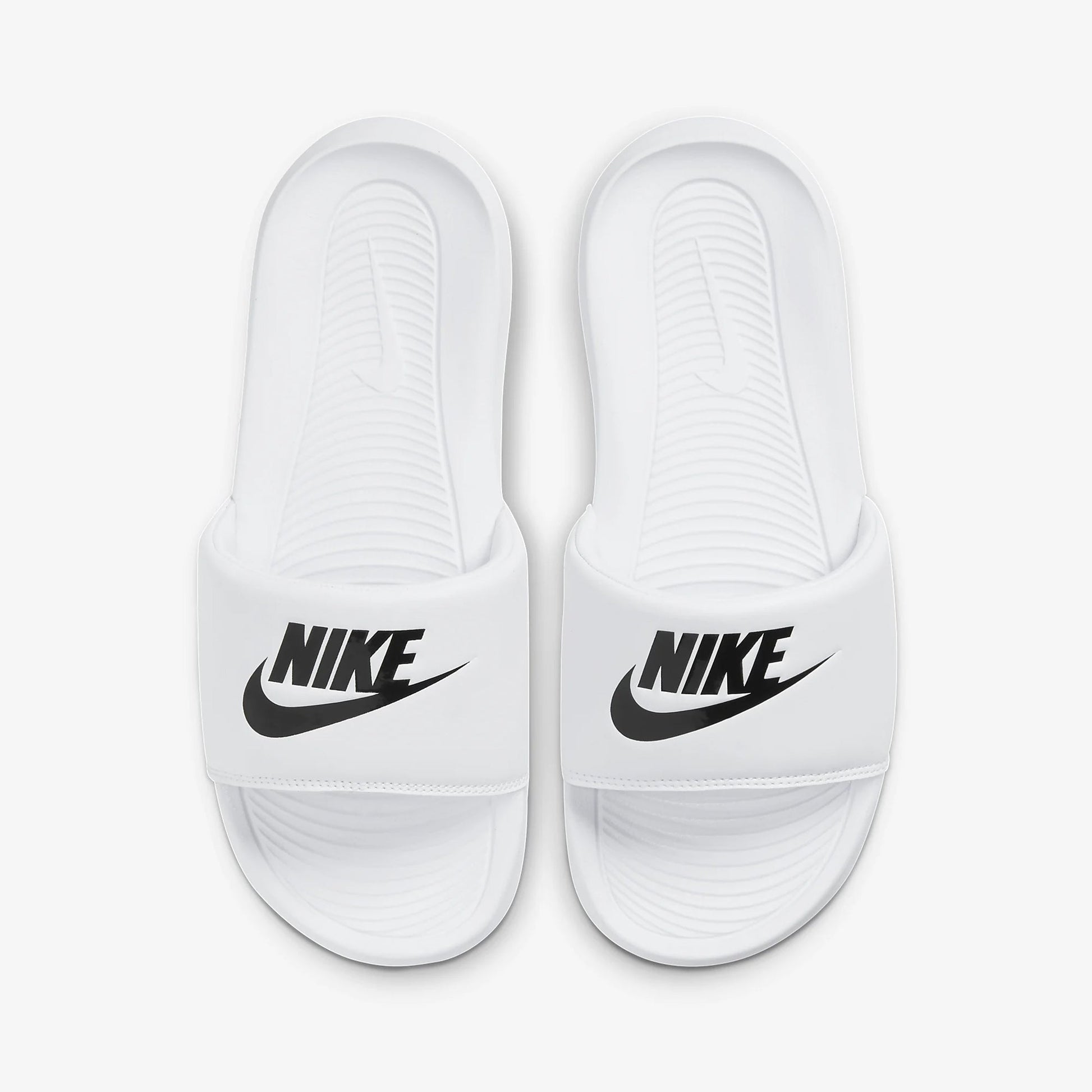 Nike | VICTORI ONE  { WHITE