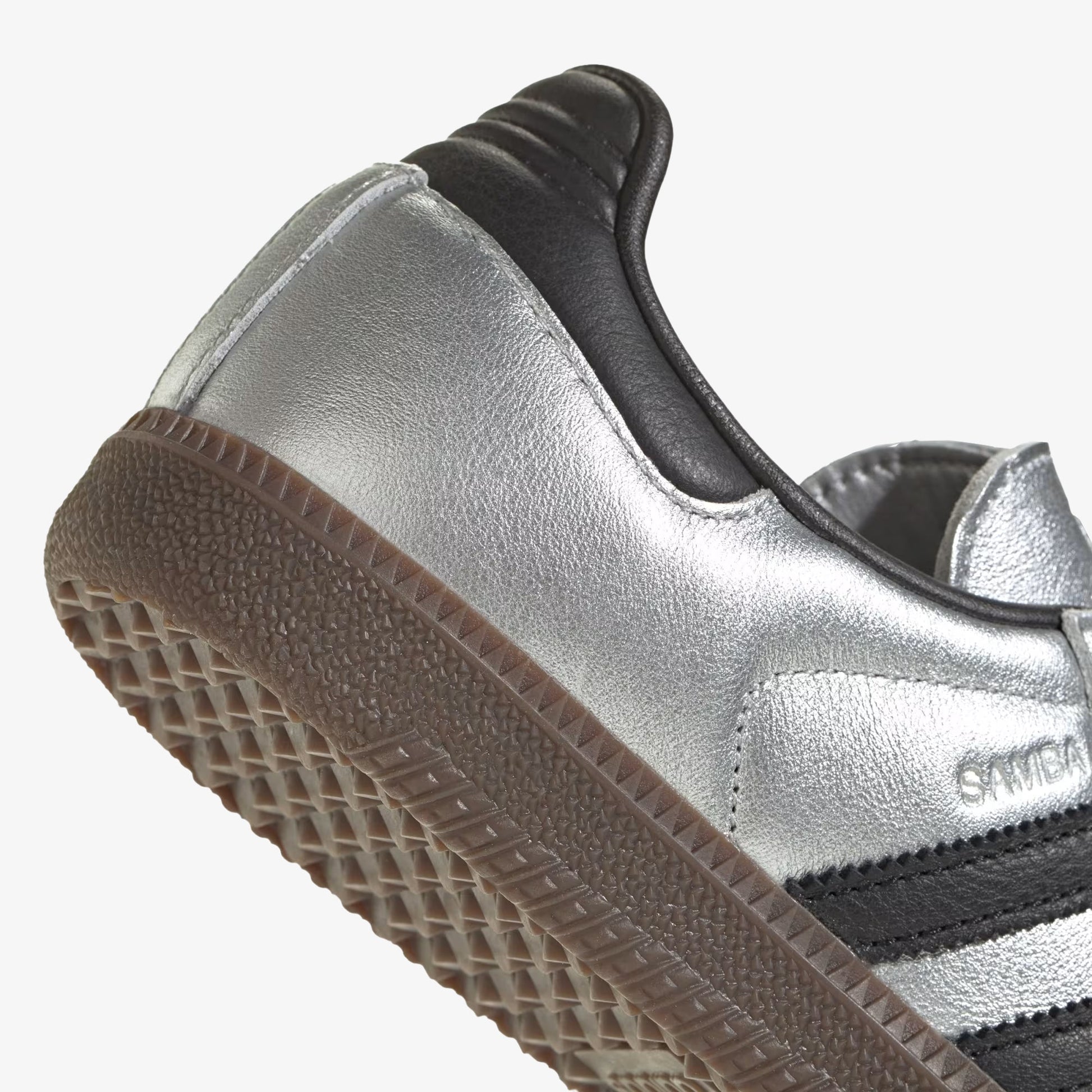 ADIDAS ORIGINALS | SAMBA OG { SILVER METALLIC/CORE BLACK