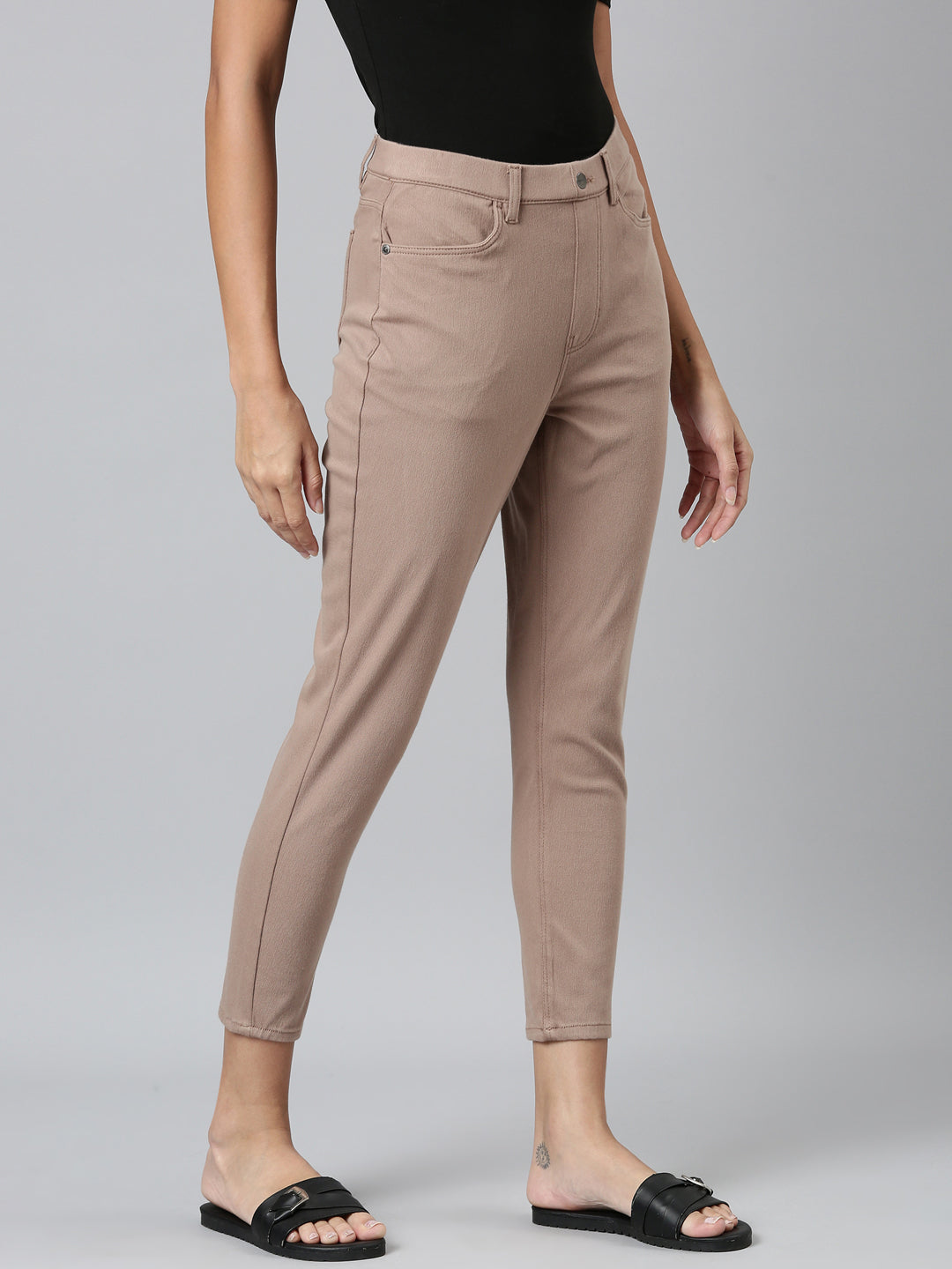 Women Solid Light Chocolate Mid Rise Cropped Jeggings
