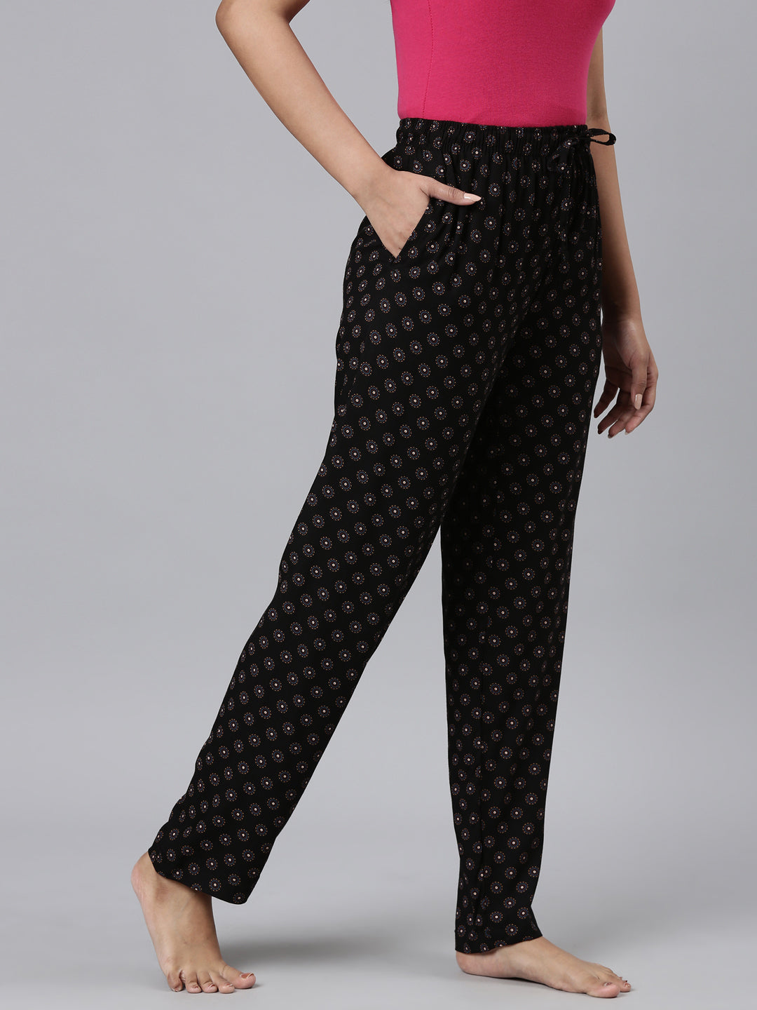 Women Printed Black Woven Viscose Lounge Pants