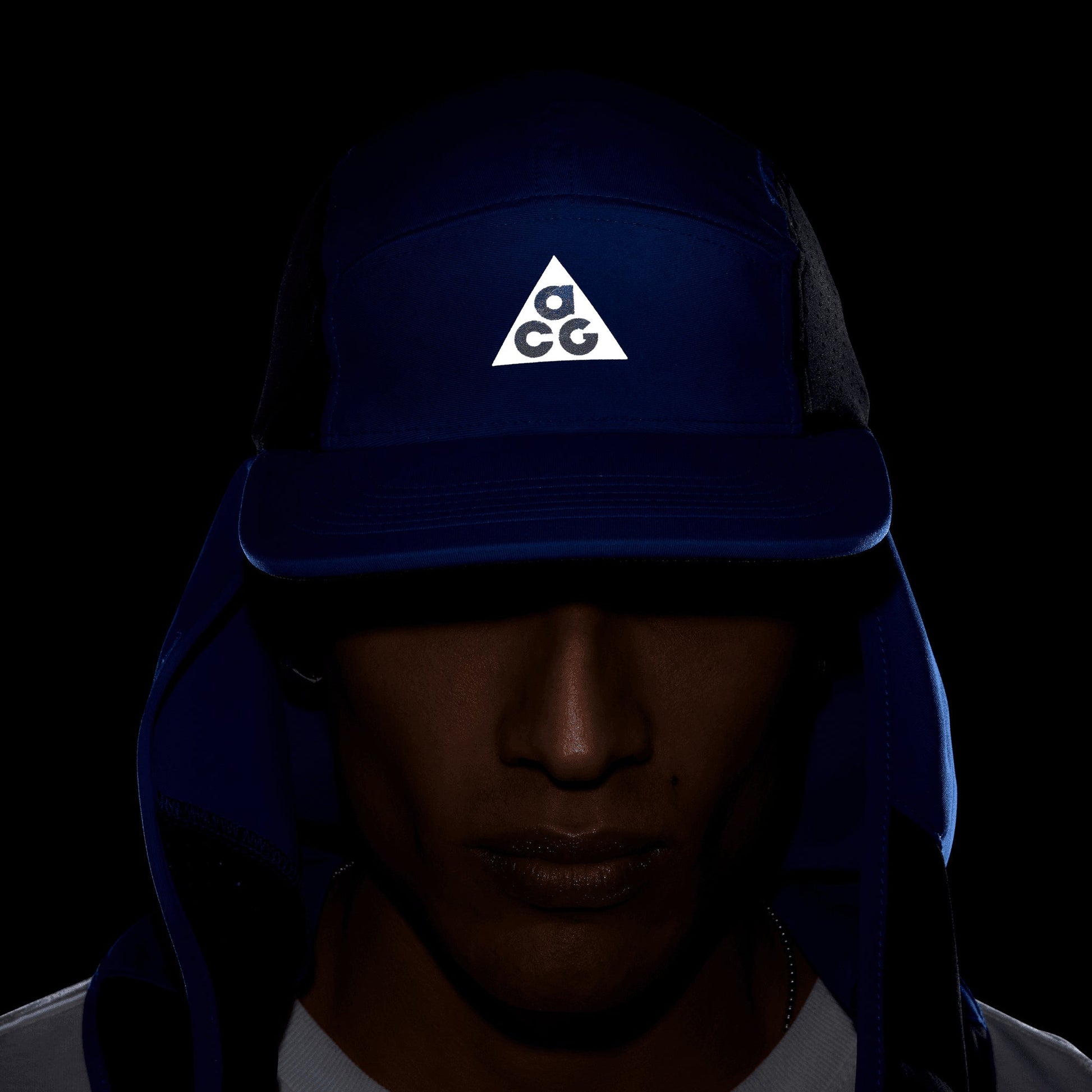 NIKE | ACG FLY CAP { GAME ROYAL/REFLECTIVE SILV