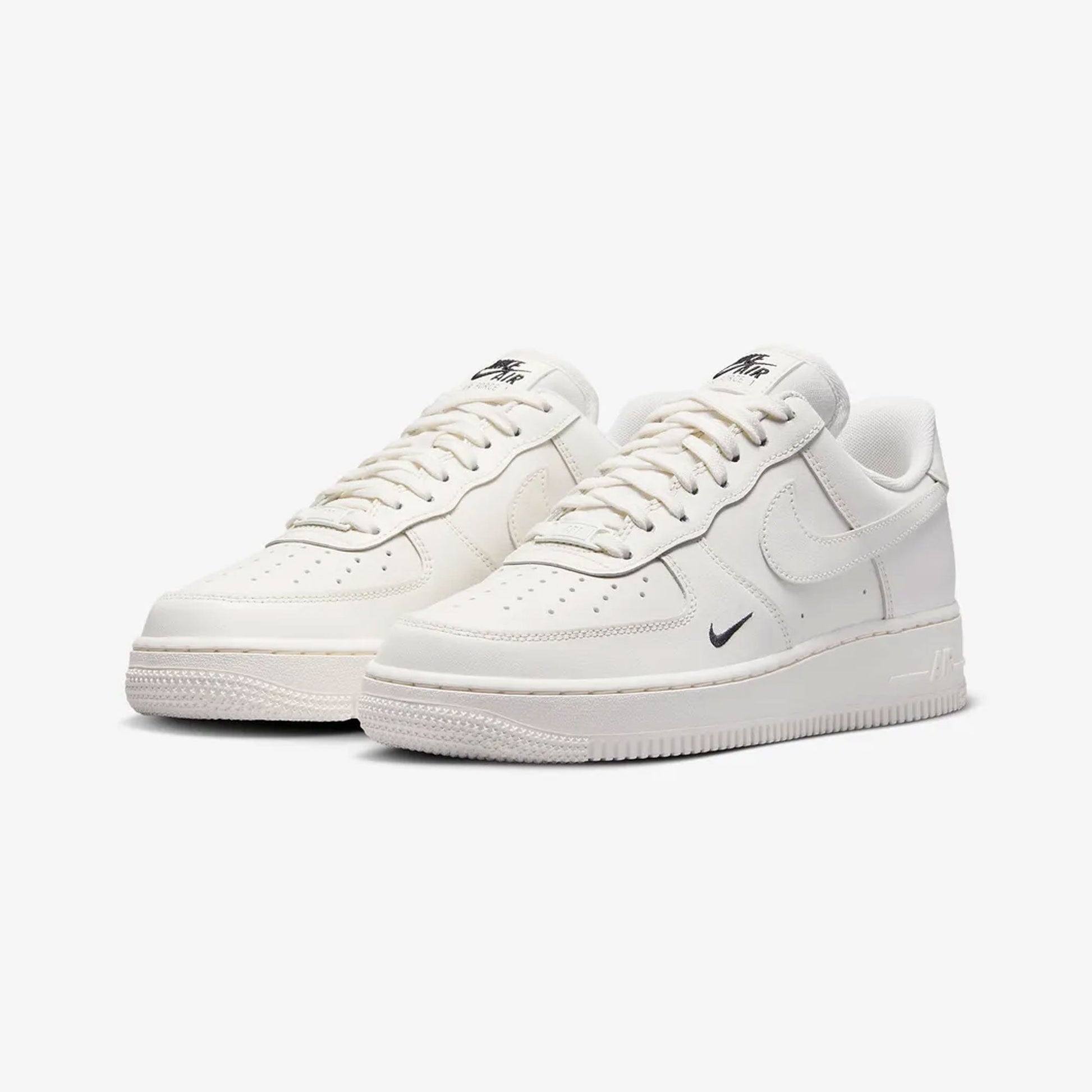 NIKE | AIR FORCE 1 '07 ESSENTIAL { SAIL/SAIL-BLACK