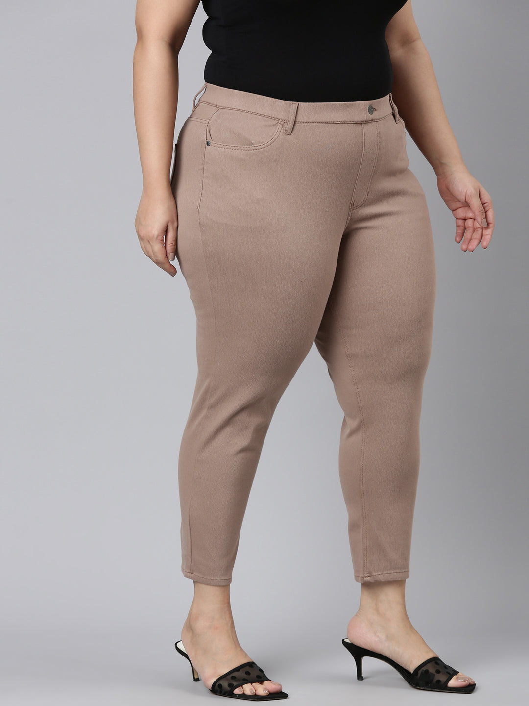 Women Solid Light Chocolate Mid Rise Cropped Jeggings