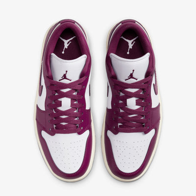 JORDAN | AIR JORDAN 1 LOW { WHITE/BORDEAUX-SAIL