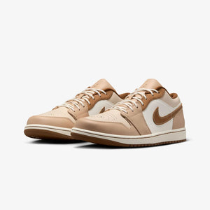 JORDAN | AIR JORDAN 1 LOW SE { HEMP/LT BRITISH TAN-SAIL-OATMEAL