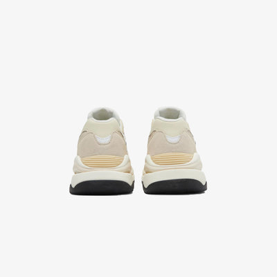 New Balance | 57/40  { SEA SALT/CALM TAUPE