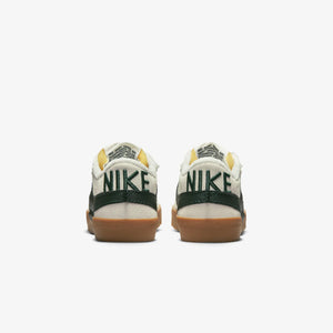 Nike | BLAZER LOW '77 JUMBO WNTR { SAIL/PRO GREEN-GUM MED BROWN