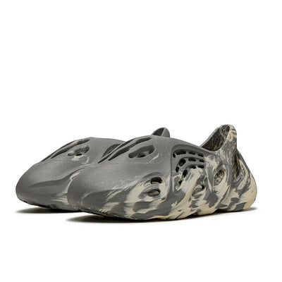 Yeezy Foam Runner Mxt Moon Grey