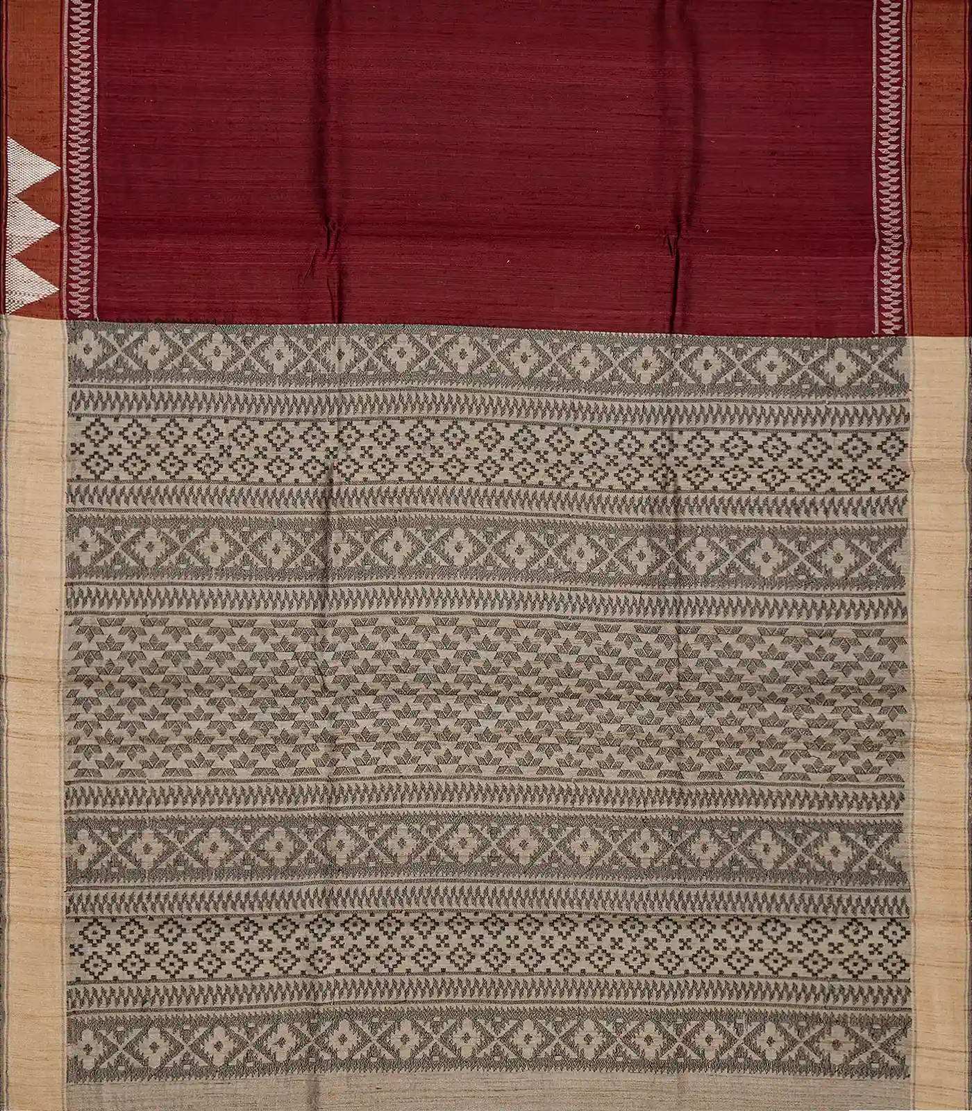 Maroon Handloom Plain Tussar Silk Saree With Printed Pallu