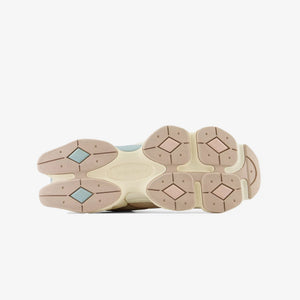 New Balance | 9060  { IVORY