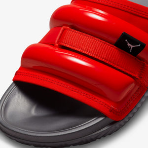 Nike | SUPER PLAY SLIDES  { UNIVERSITY RED / BLACK