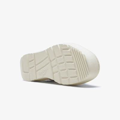 Reebok | CLUB C DOUBLE GEO  { CHALK WHITE