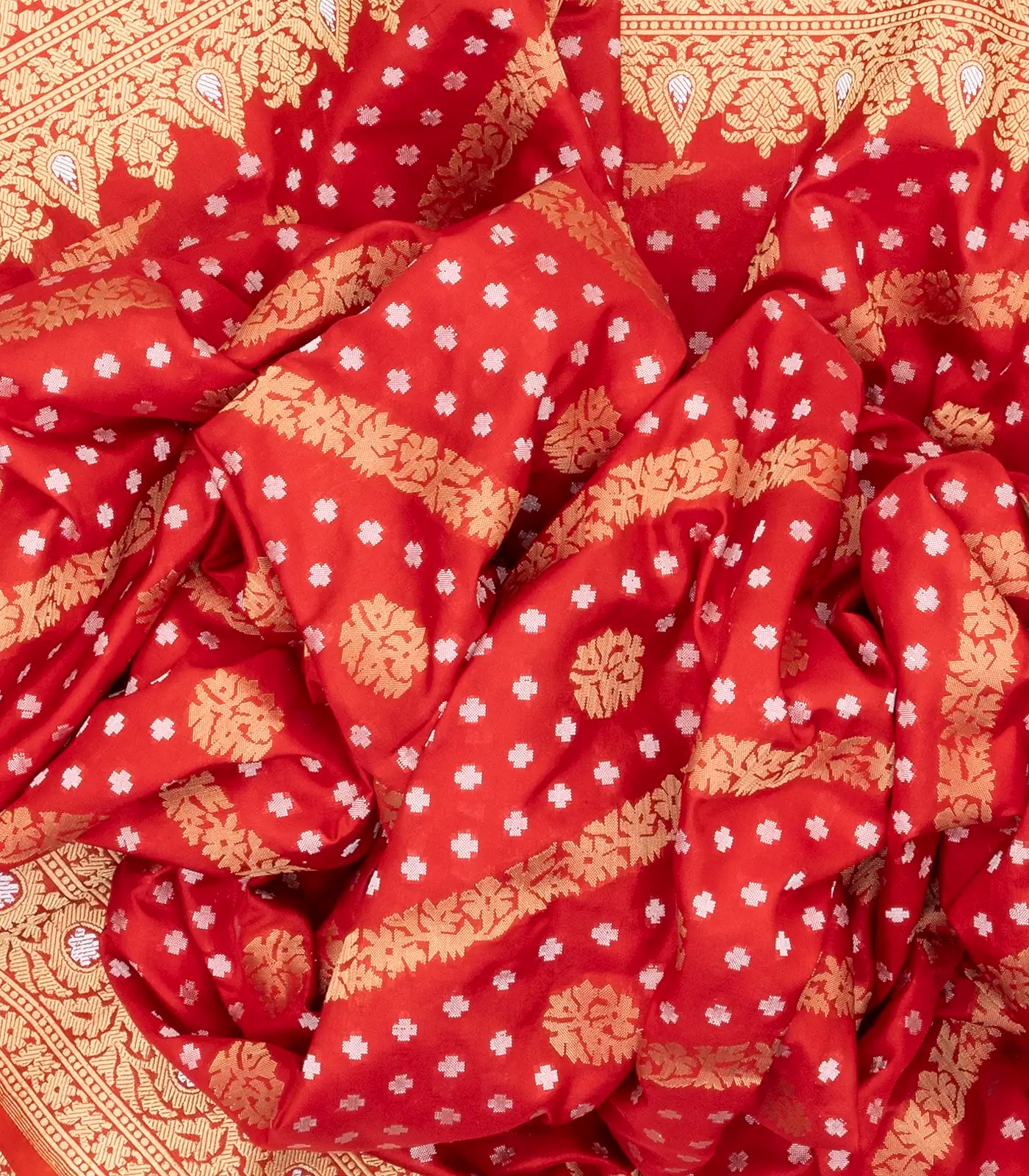 Red Handwoven Banarasi Silk Saree With Diagonal Floral Motifs