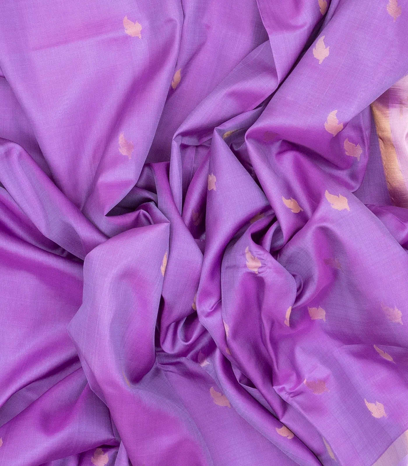 Lavender Handloom Uppada Silk Saree With Floral Buttas & Taupe Pallu
