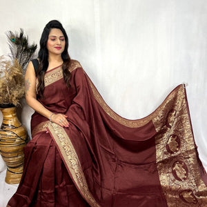 Dola Silk Golden Zari Border Saree
