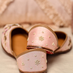 Cosmetic Peach Handcrafted Jutti