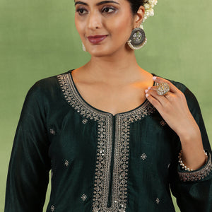 Green Embroidered Silk Blend Straight Suit With Dupatta