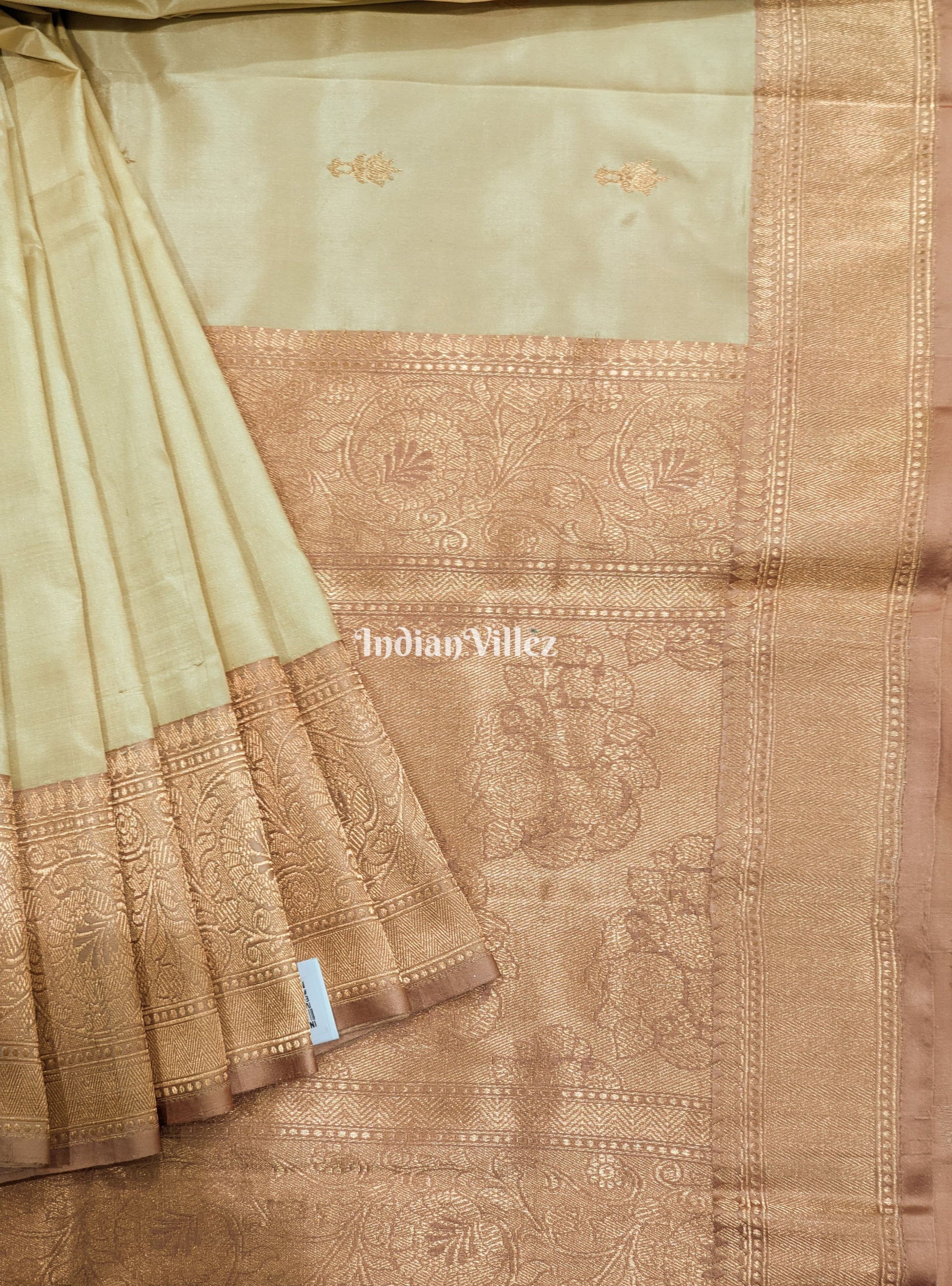 Cream Flower Motif Banarasi Katan Silk Saree