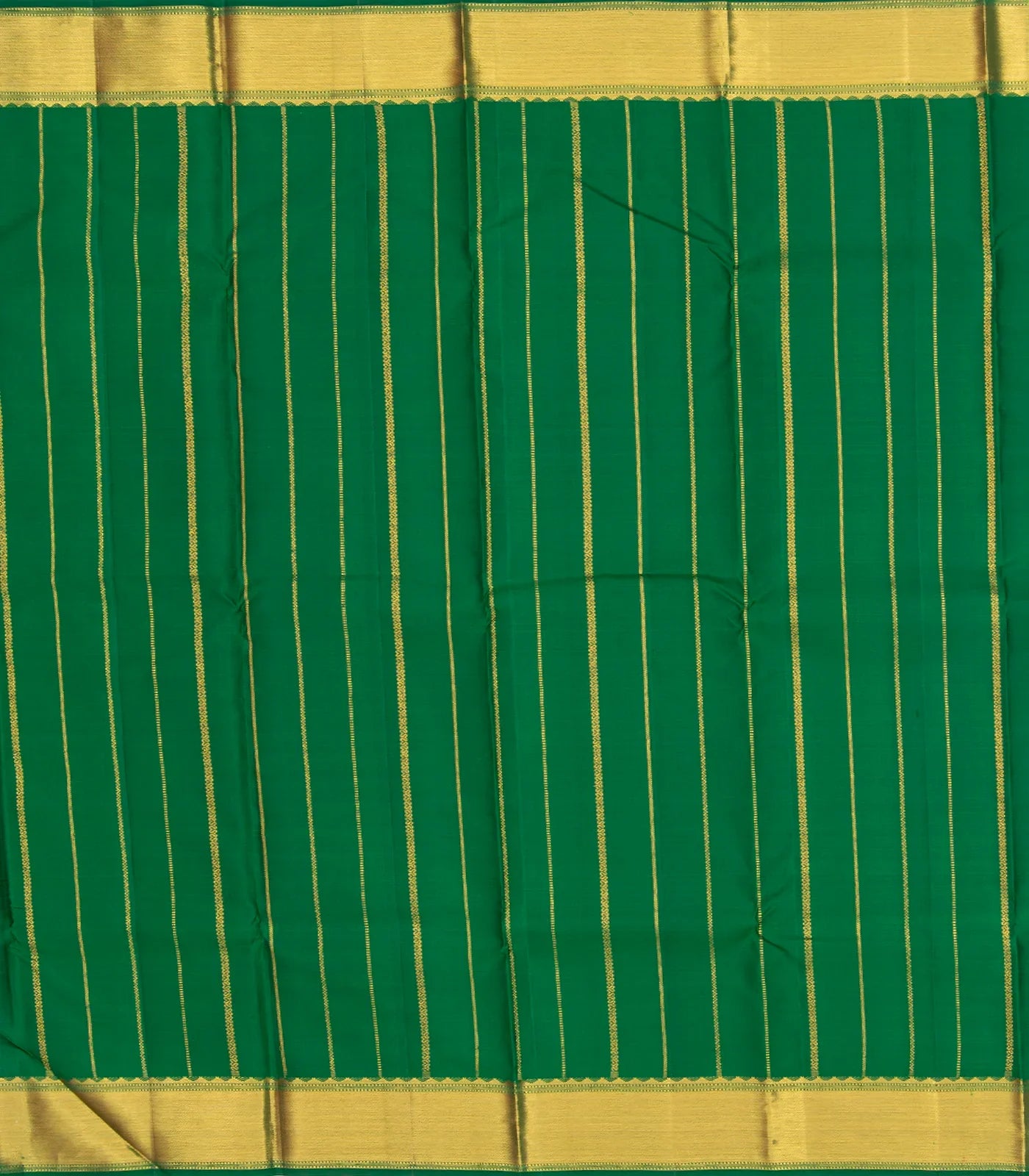 Crimson Handloom Kanchipuram Silk Saree With Annam Buttas