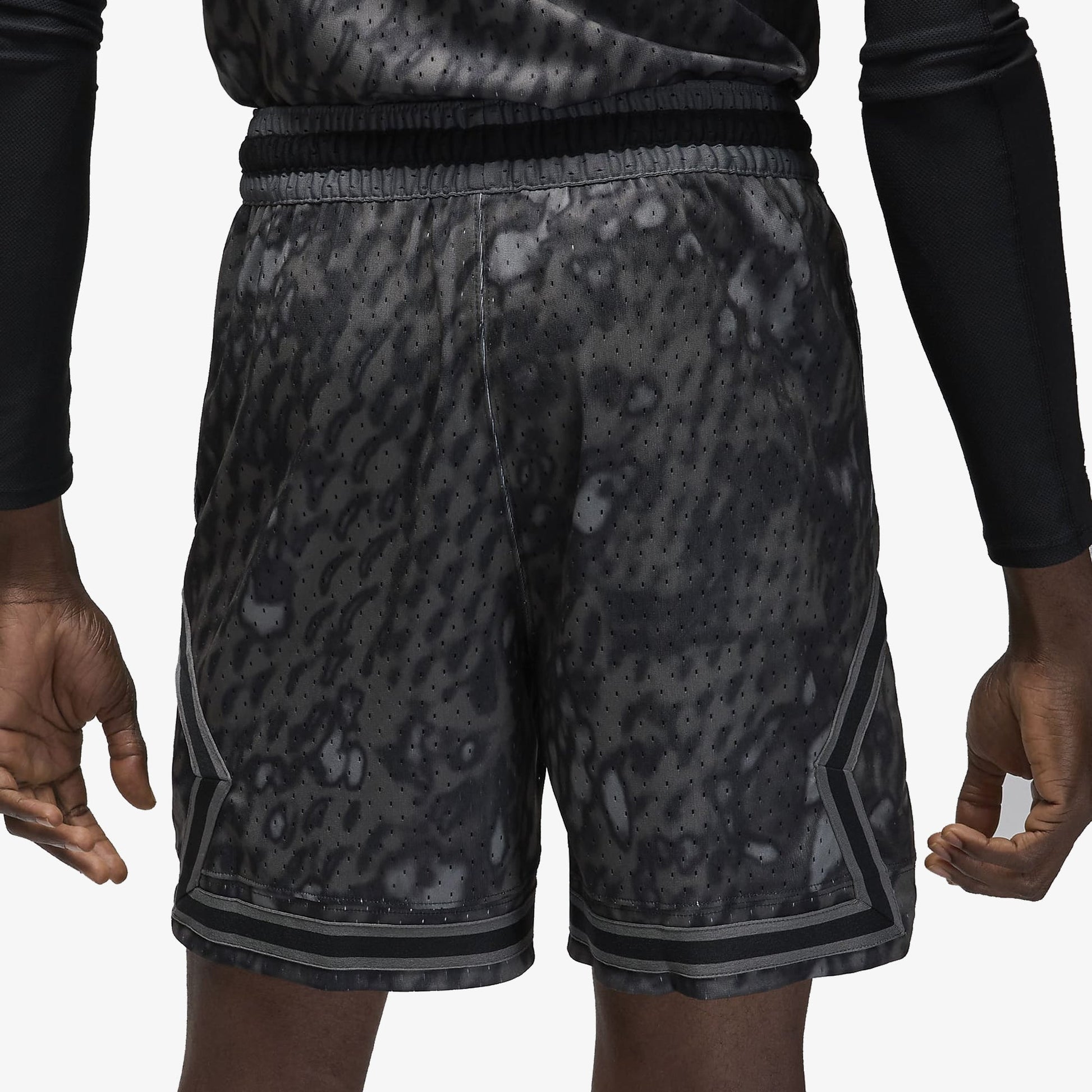 Jordan | DIAMOND SHORTS  { BLACK/IRON GREY