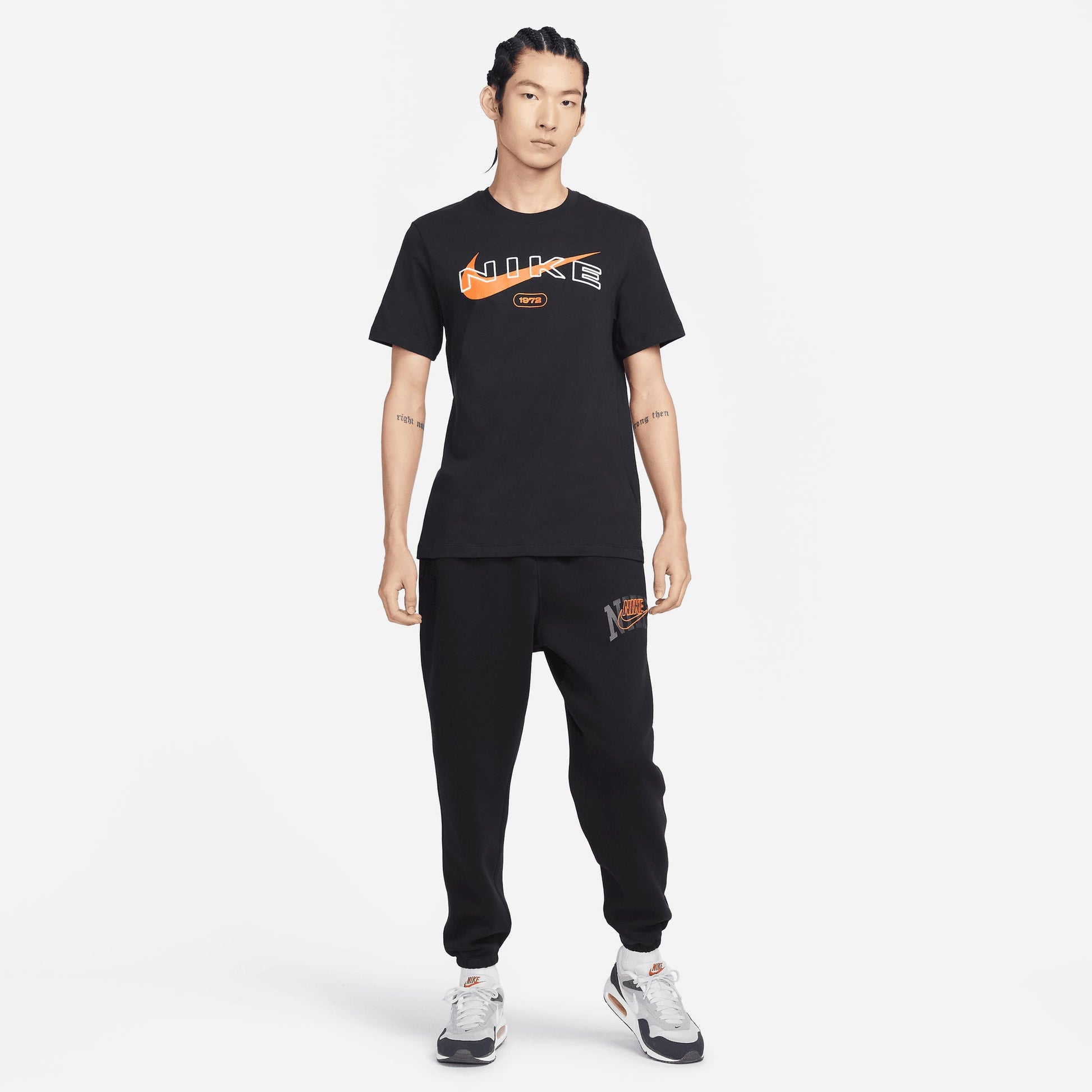 NIKE | SPORTSWEAR { BLACK