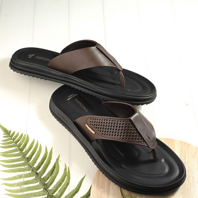 Comet Leather Slippers by Aspeerio