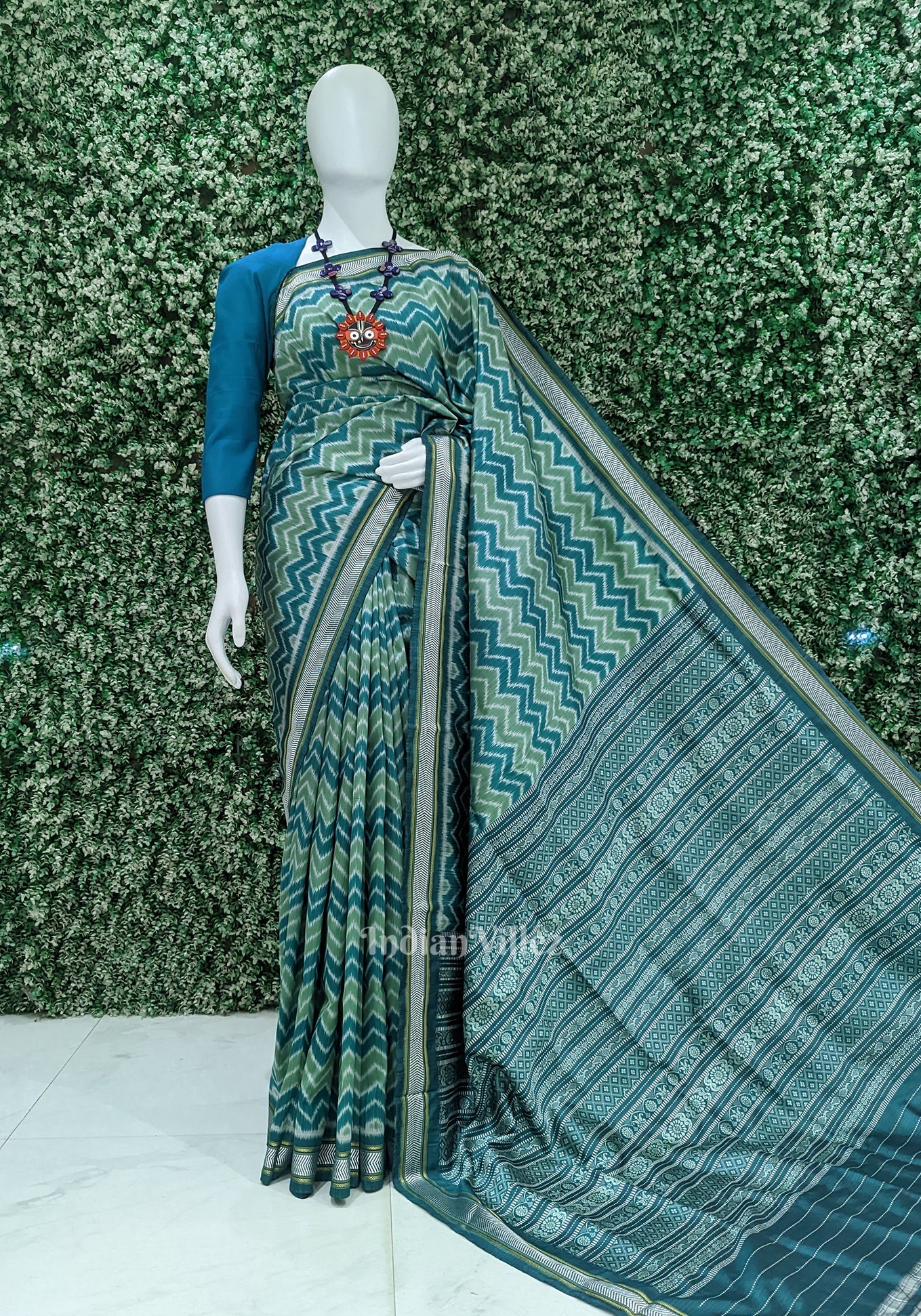 Green with Multicolor Contemporary Silk Saree with Jala Anchal