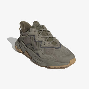 Adidas Originals | OZWEEGO { TRACE CARGO/NIGHT CARGO/ RAW KHAKI