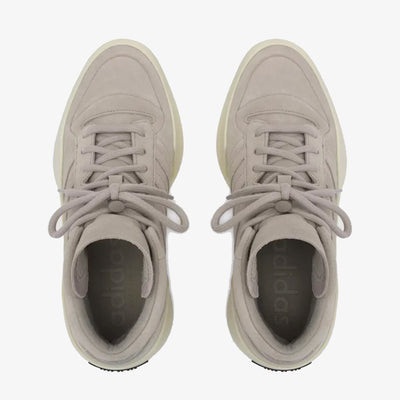ADIDAS ORIGINALS | FEAR OF GOD ATHLETICS X ADIDAS 86 HI { SESAME/SESAME/SESAME